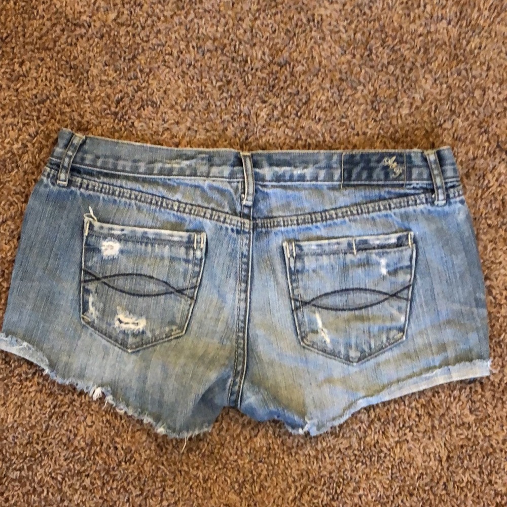 Low Rise Abercrombie & Fitch Jean Shorts - Picture 5 of 8
